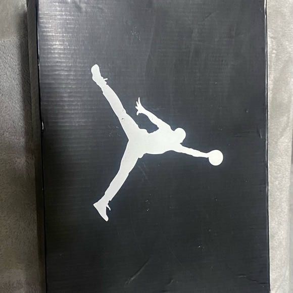 I purchase these from Nike Store they are too small. - Picture 9 of 9